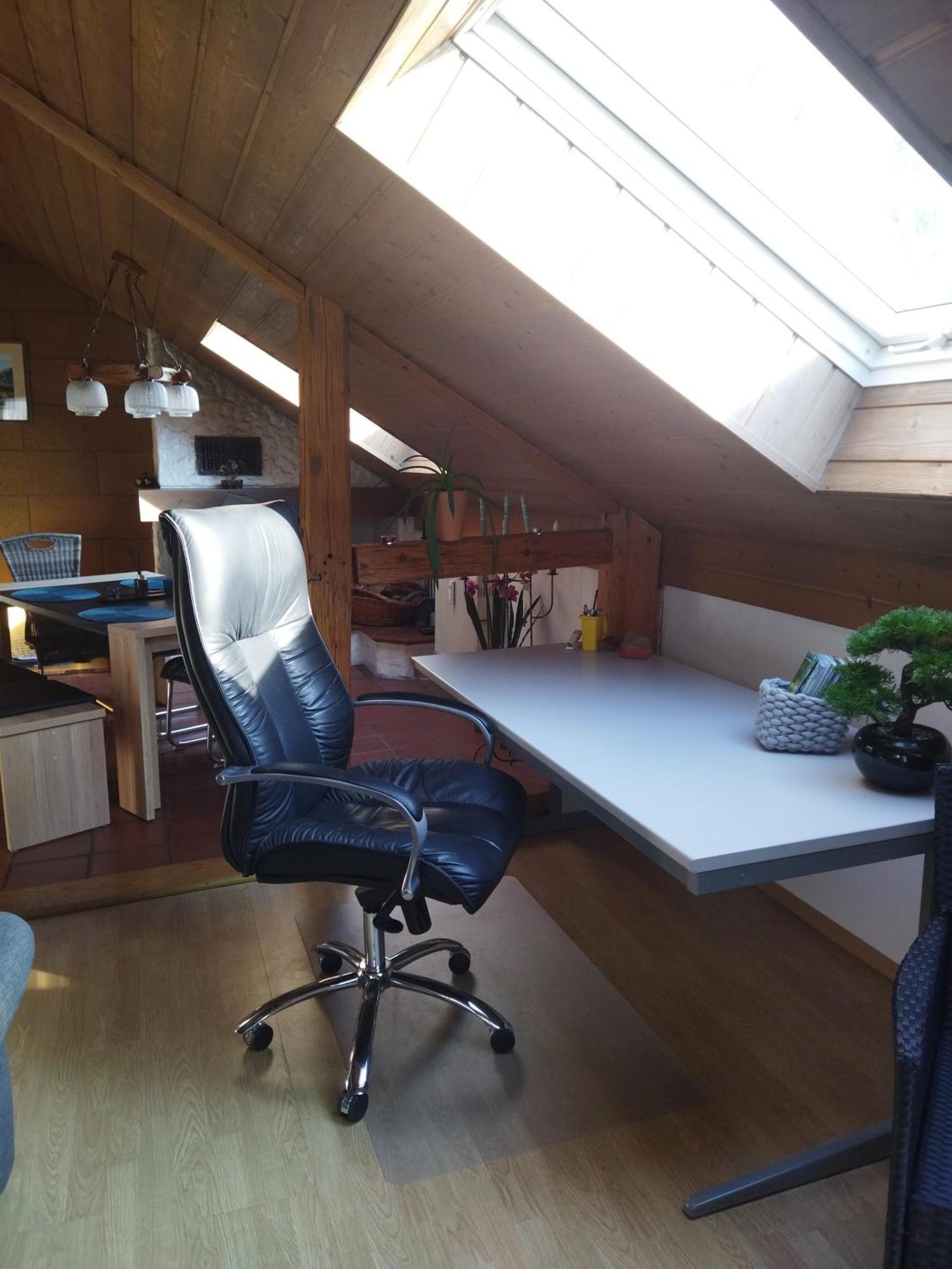 Aussergewoehnliche Atelierferienwohnung Mit Balkon An Der Donau Winzer Eksteriør billede