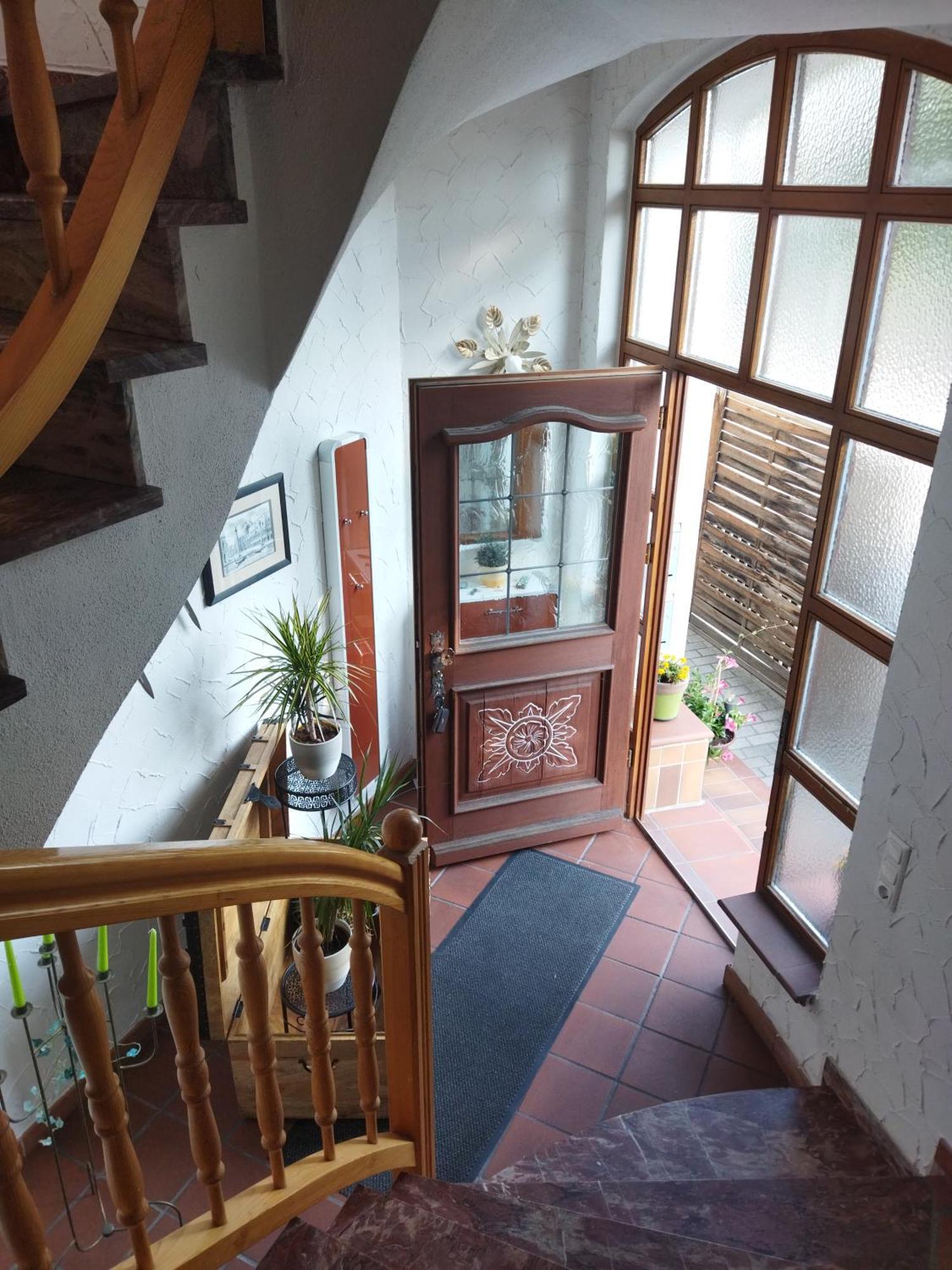 Aussergewoehnliche Atelierferienwohnung Mit Balkon An Der Donau Winzer Eksteriør billede
